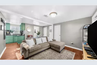 336 Gordon St, Jefferson, GA 30549 - Photo 2