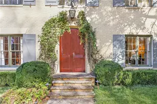 2586 Hyde Manor Dr NW, Atlanta, GA 30327 - Photo 2