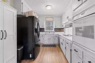 2910 Dara Dr, Marietta, GA 30066 - Photo 14