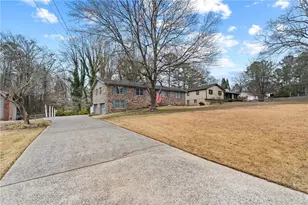 2910 Dara Dr, Marietta, GA 30066 - Photo 4