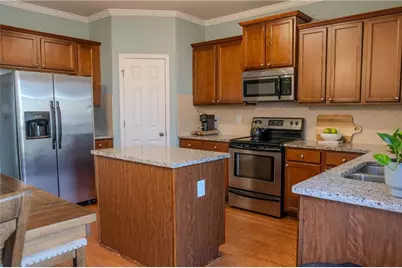 1649 Liberty Parkway NW, Atlanta, GA 30318 - Photo 8