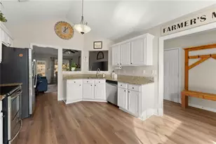 1360 Platinum Dr, Hoschton, GA 30548 - Photo 14