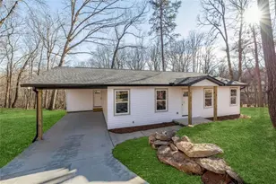 3672 Hidden Pond Dr, Gainesville, GA 30506 - Photo 2