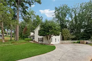 2423 Turtle Crossing NE, Marietta, GA 30066 - Photo 2