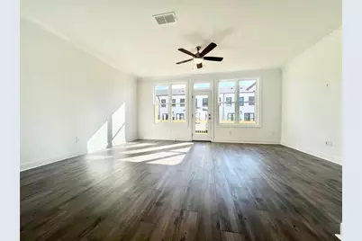 637 Milcroft Boulevard, Buford, GA 30518 - Photo 10