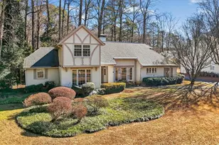 561 Bridgewater Dr, Atlanta, GA 30328 - Photo 2