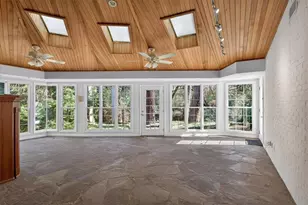 561 Bridgewater Dr, Atlanta, GA 30328 - Photo 40