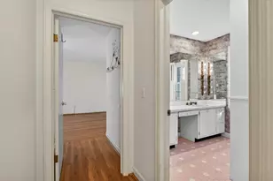 561 Bridgewater Dr, Atlanta, GA 30328 - Photo 22