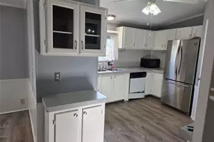 145 Rock Forge Ct, Jefferson, GA 30549 - Photo 4