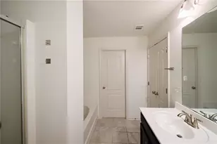 1942 Paxton Ridge Ct, Lilburn, GA 30047 - Photo 18