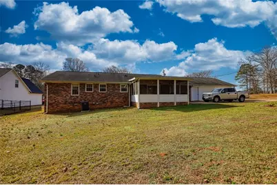 1812 Oak Spring Street, Statham, GA 30666 - Photo 4