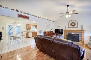 26 S Oaks Dr SE, Cartersville, GA 30121 - Photo 4