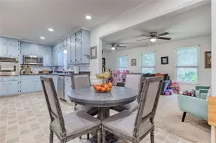 2173 Timber Ln, Snellville, GA 30078 - Photo 16