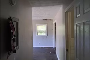 2835 Burton Rd, Atlanta, GA 30311 - Photo 4