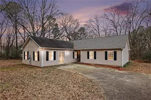 297 Park Pl, Auburn, GA 30011 - Photo 2
