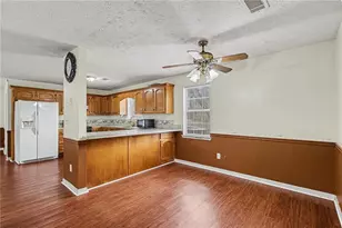 297 Park Pl, Auburn, GA 30011 - Photo 6