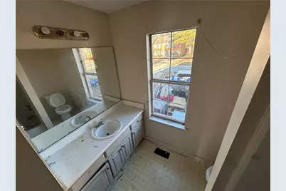 366 N Beach Court, Riverdale, GA 30274 - Photo 4