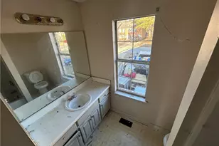 366 N Beach Ct, Riverdale, GA 30274 - Photo 4