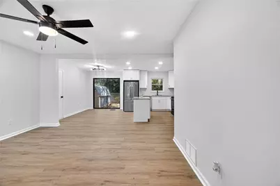 1517 Colony East Circle, Stone Mountain, GA 30083 - Photo 6