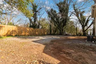 949 E Solomon Street E, Griffin, GA 30223 - Photo 26