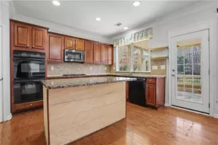 400 Pinoak Dr, Woodstock, GA 30188 - Photo 10