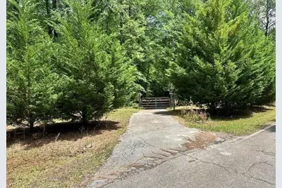 230 Vaughn Circle, Griffin, GA 30223 - Photo 2