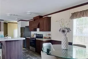 230 Vaughn Cir, Griffin, GA 30223 - Photo 2