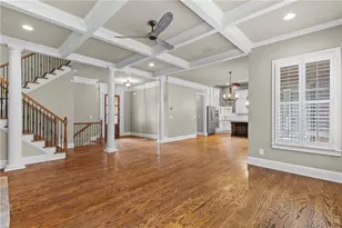 530 Glenmanor Ct, Sandy Springs, GA 30328 - Photo 8