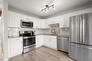 8933 Carroll Manor Dr, Atlanta, GA 30350 - Photo 12