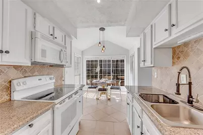 720 Glenleaf Drive, Peachtree Corners, GA 30092 - Photo 8