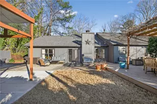 1100 Lake Dr, Roswell, GA 30075 - Photo 30