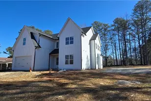 2477 Bobbie Dr, Marietta, GA 30066 - Photo 2