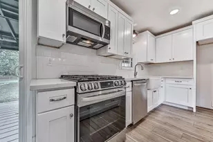 421 Creek Valley Dr, Woodstock, GA 30188 - Photo 10