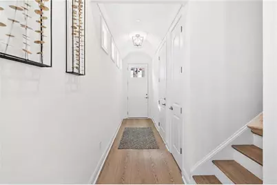 110 Via Roma, Woodstock, GA 30188 - Photo 2