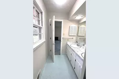 3916 White Oak Lane SW, Lilburn, GA 30047 - Photo 10