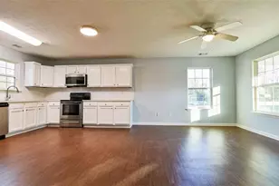 889 Green Valley Dr, Conyers, GA 30012 - Photo 10