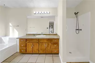 357 Falling Timber Ct, Stockbridge, GA 30281 - Photo 16