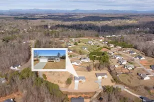 613 Cypress Dr, Mount Airy, GA 30563 - Photo 2