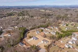 625 Cypress Dr, Mount Airy, GA 30563 - Photo 34