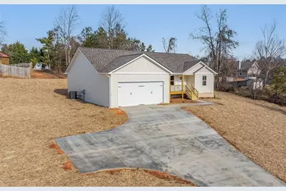 625 Cypress Drive, Mount Airy, GA 30563 - Photo 2