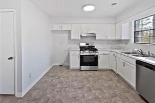 6006 Radford Dr, Riverdale, GA 30296 - Photo 14