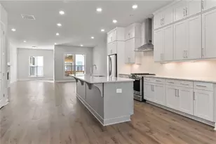 4317 Parkside Pl, Atlanta, GA 30342 - Photo 2