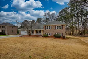 483 Villa Dr SW, Lilburn, GA 30047 - Photo 4