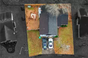 6660 Pole Creek Dr, Lithonia, GA 30058 - Photo 10