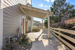 209 Riverview Dr, Marietta, GA 30067 - Photo 2