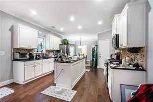 949 Yancey Ct, Loganville, GA 30052 - Photo 8