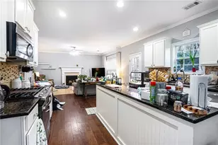 949 Yancey Ct, Loganville, GA 30052 - Photo 10