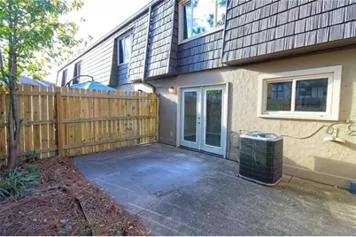 1818 Ashborough Circle #E, Marietta, GA 30067 - Photo 16