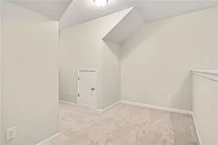 2464 Hanover Woods Rd, Lithonia, GA 30058 - Photo 16