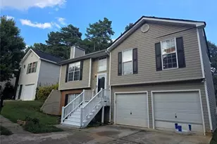 828 Tradd Ct, Stone Mountain, GA 30087 - Photo 2